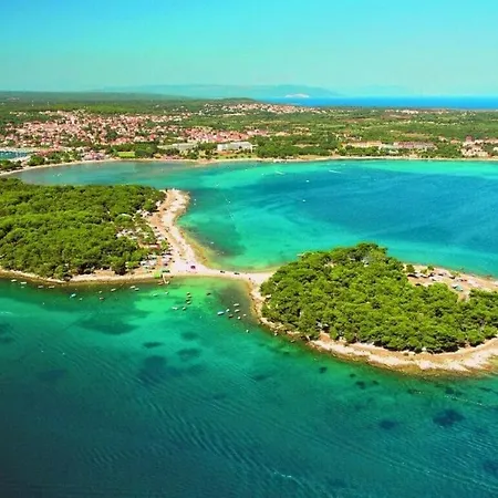Olivia 3km Beach Galižana